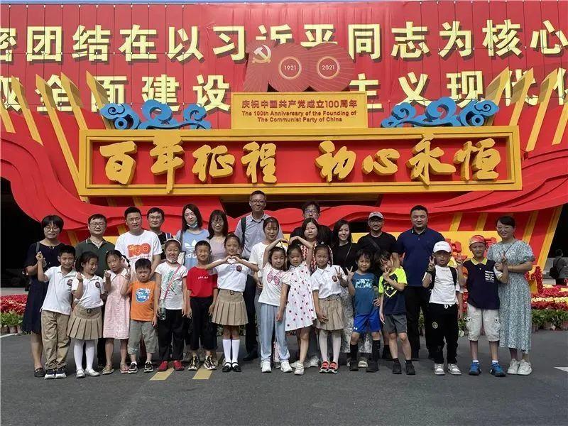 河南南阳方城县通报英才学校火灾事故:涉事学校7人被控制